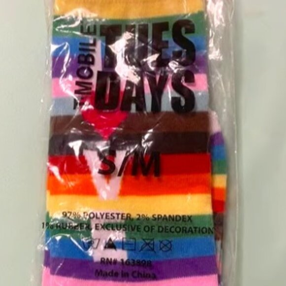 TMobile Accessories - NWT 🌈.LOVE SOCKS (S/M)